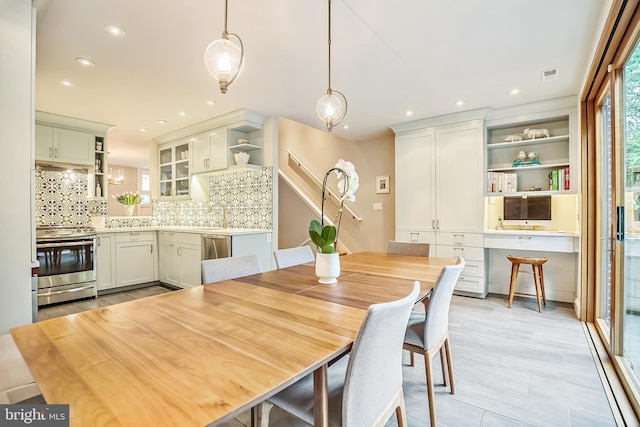 510 Pine St, Philadelphia, PA 19106 - dining area featuring recessed lighting