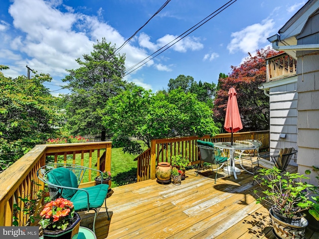 326 Saint Dunstans Rd, Baltimore, MD 21212 - deck with outdoor dining area