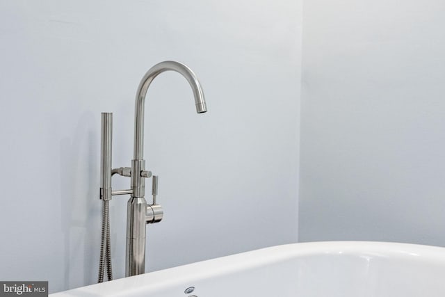 6600 Rockleigh Way, Alexandria, VA 22315 - bathroom view of a soaking tub