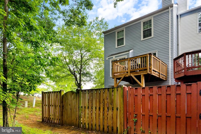6600 Rockleigh Way, Alexandria, VA 22315 - back of property with a deck