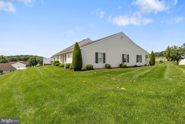 1389 Chami Dr Unit 171, Spring Grove, PA 17362 - view of home's exterior featuring a yard
