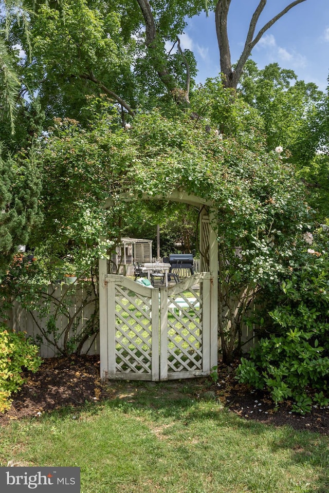 101 Warren Ave, Sewell, NJ 08080 - view of gate