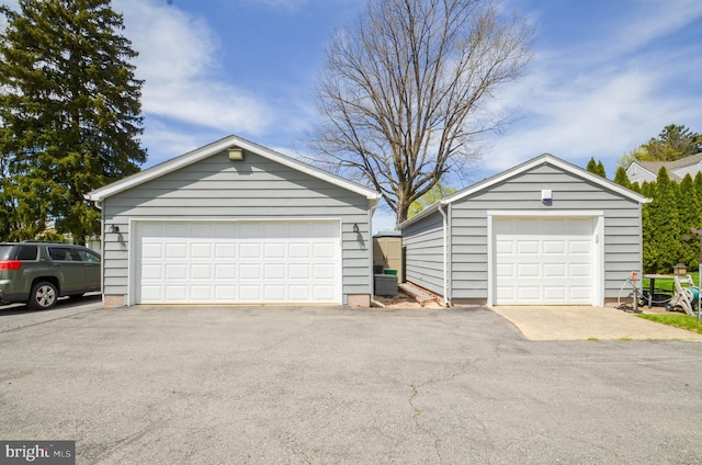 518 S Glenwood St, Allentown, PA 18104 - view of detached garage