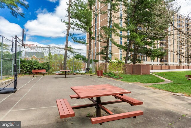 6800 Fleetwood Rd Unit 1219, Mclean, VA 22101 - view of property's community