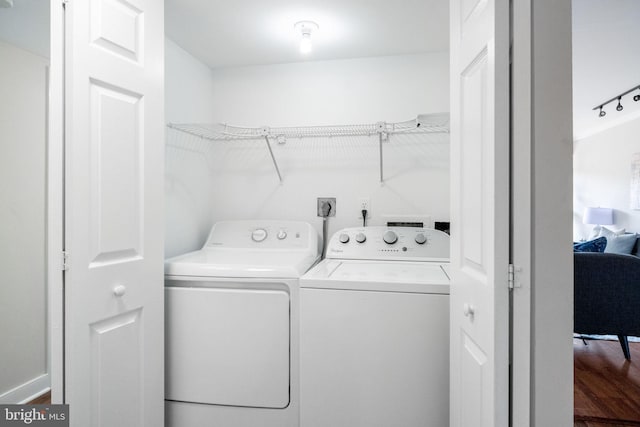 9731 Kings Crown Ct Unit 201, Fairfax, VA 22031