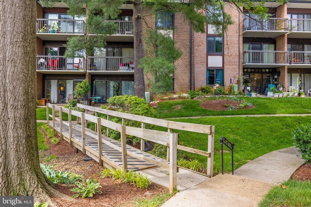 9731 Kings Crown Ct Unit 201, Fairfax, VA 22031