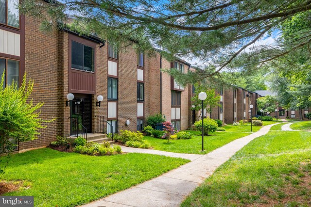 9731 Kings Crown Ct Unit 201, Fairfax, VA 22031