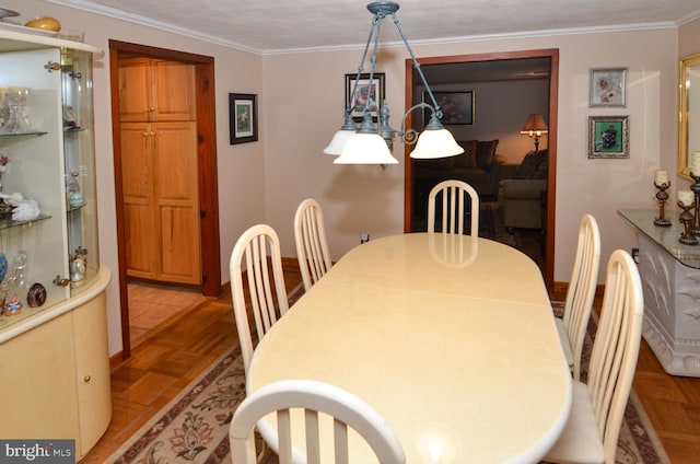 1009 Potts Mill Rd, Bordentown, NJ 08505 - dining area featuring ornamental molding