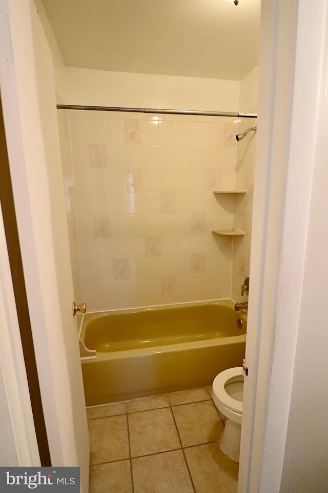2460 Kilpatrick Pl, Dumfries, VA 22026 - full bath featuring toilet, tile patterned flooring, and  shower combination