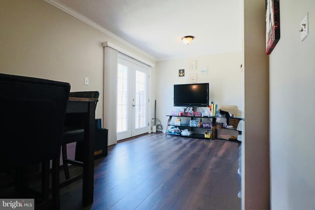 2460 Kilpatrick Pl, Dumfries, VA 22026 - living area with dark wood-type flooring and crown molding