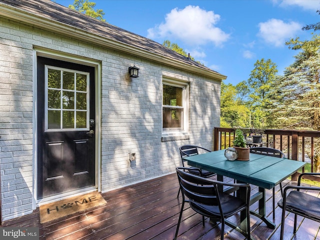 5421 Bartonsville Rd, Frederick, MD 21704 - deck with outdoor dining area
