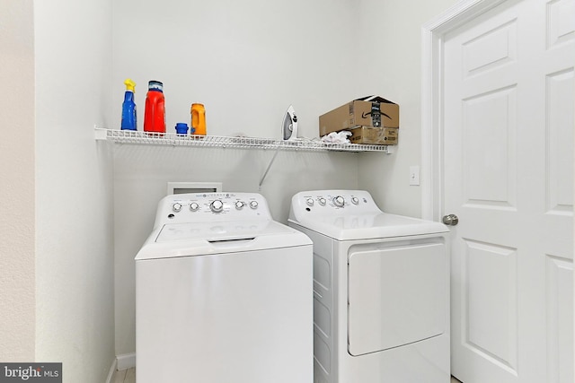12900 Centre Park Cir Unit 107, Herndon, VA 20171 - laundry area featuring washing machine and clothes dryer