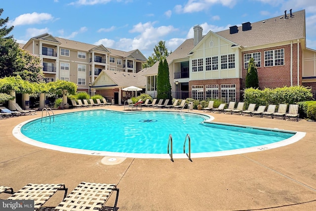 12900 Centre Park Cir Unit 107, Herndon, VA 20171 - community pool with a patio