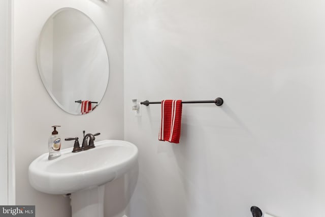 12752 Effie Rose Pl, Woodbridge, VA 22192 - bathroom with a sink