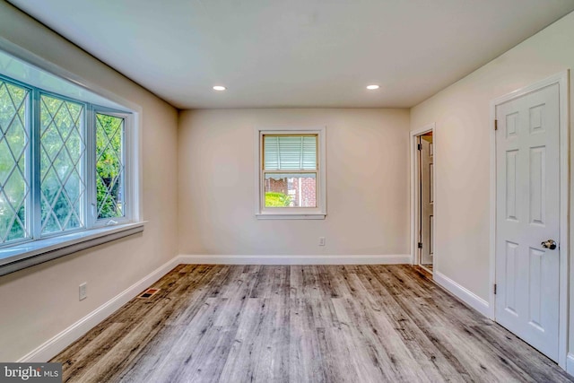 611 Parkview Blvd, Lansdowne, PA 19050 - empty room featuring plenty of natural light, wood finished floors, baseboards, and recessed lighting