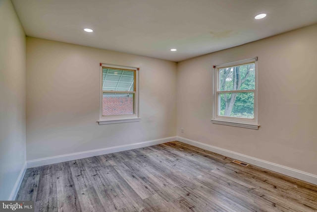 611 Parkview Blvd, Lansdowne, PA 19050 - empty room with wood finished floors, baseboards, and recessed lighting