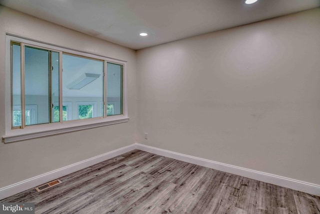 611 Parkview Blvd, Lansdowne, PA 19050 - empty room with wood finished floors, baseboards, and recessed lighting