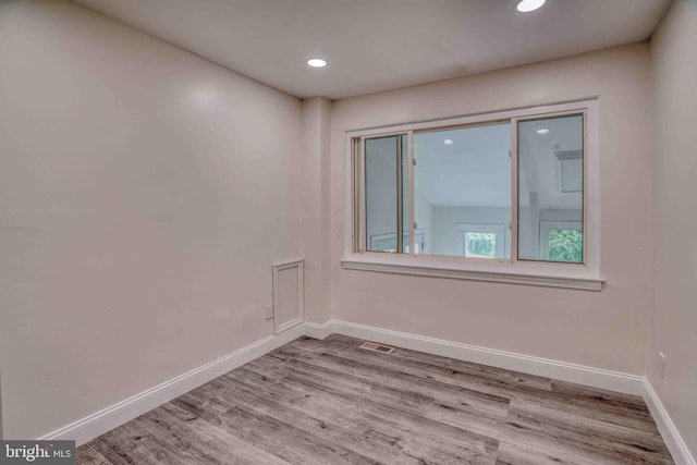 611 Parkview Blvd, Lansdowne, PA 19050 - spare room with wood finished floors, recessed lighting, and baseboards