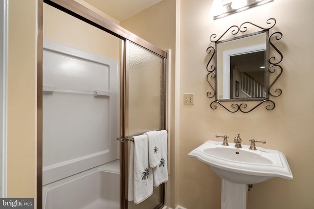 1597 Woodfield Dr, Bethlehem, PA 18015 - full bath with a stall shower
