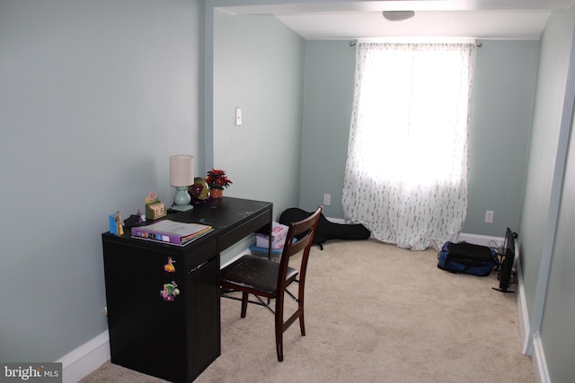 527 N 25th St, Reading, PA 19606 - office space with light colored carpet and baseboards