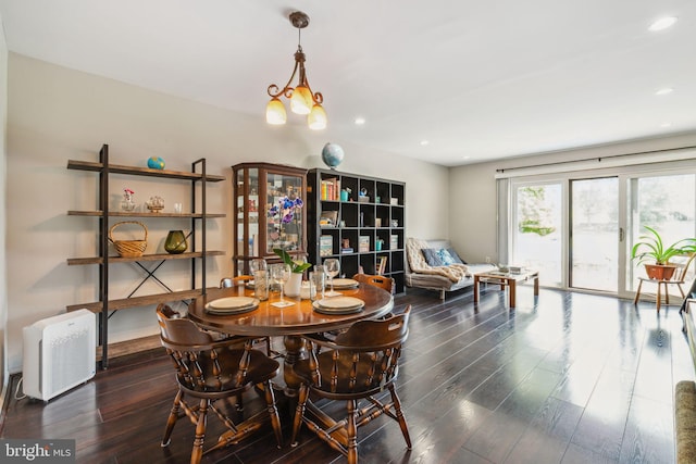 101 Pear Tree Ln, Franklin Park, NJ 08823 - dining area featuring wood finished floors and recessed lighting