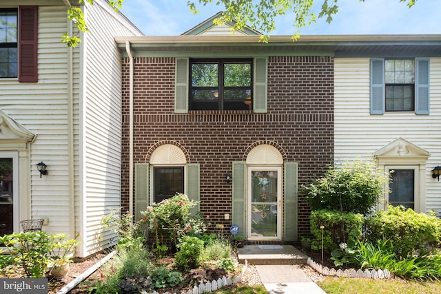 101 Pear Tree Ln, Franklin Park, NJ 08823 - multi unit property featuring brick siding