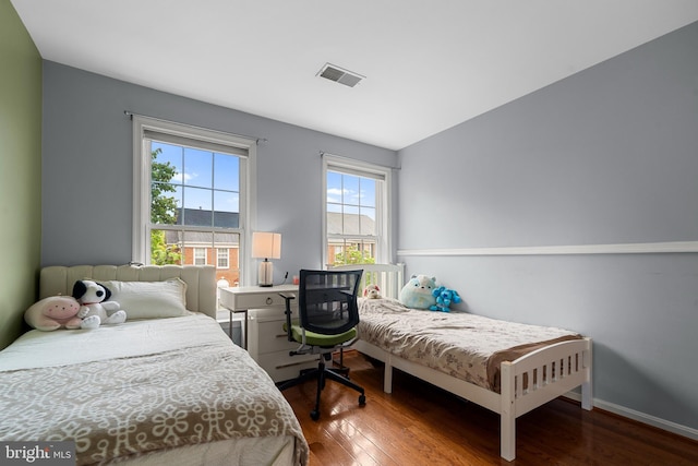 4000 Timber Oak Trl, Fairfax, VA 22033 - bedroom with hardwood / wood-style floors and baseboards