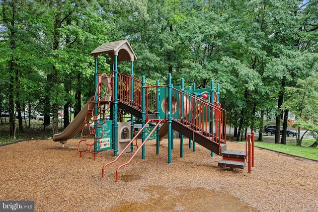 4000 Timber Oak Trl, Fairfax, VA 22033 - view of community playground