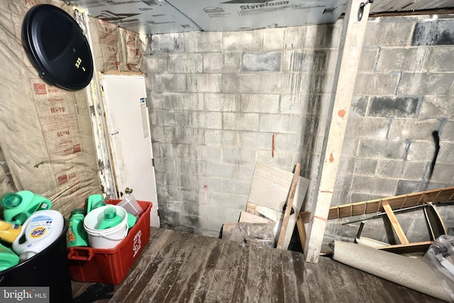 533 W Broadway, Red Lion, PA 17356 - unfinished basement featuring wood finished floors