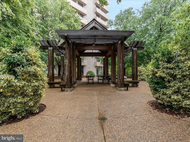 4141 N Henderson Rd N Unit 809, Arlington, VA 22203 - surrounding community featuring a pergola and a patio