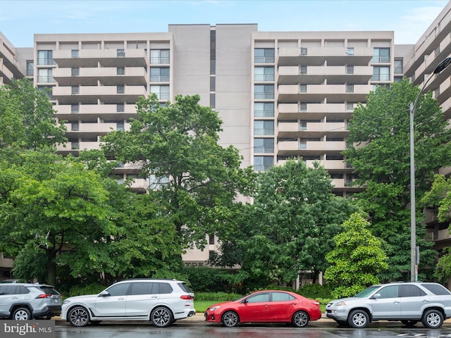 4141 N Henderson Rd N Unit 809, Arlington, VA 22203 - view of apartment building / complex