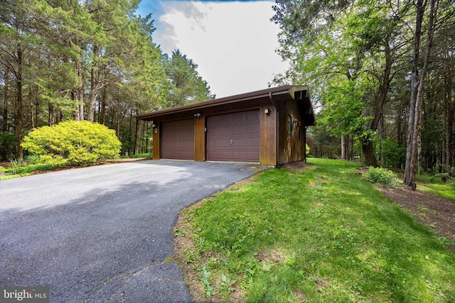 105 Fern Creek Ln, Martinsburg, WV 25404 - view of detached garage