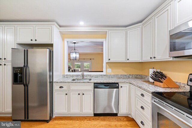 10334 Hampshire Green Ave, Fairfax, VA 22032