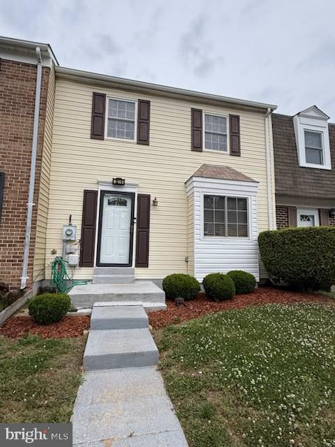 3279 Ryon Ct, Waldorf, MD 20601 - multi unit property featuring a front yard