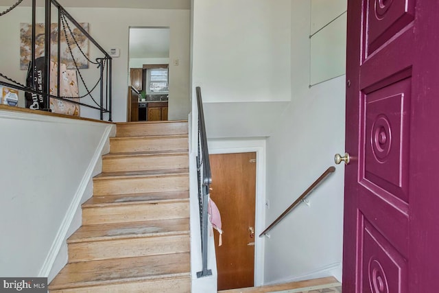 9803 Luke Ct, Upper Marlboro, MD 20772 - view of stairway