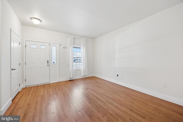 2601 Pickwick St, Philadelphia, PA 19134 - entrance foyer featuring light wood-style flooring and baseboards