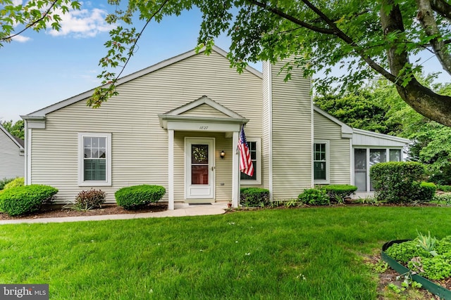 1827 Wexford Rd, Palmyra, PA 17078 - view of front facade with a front yard