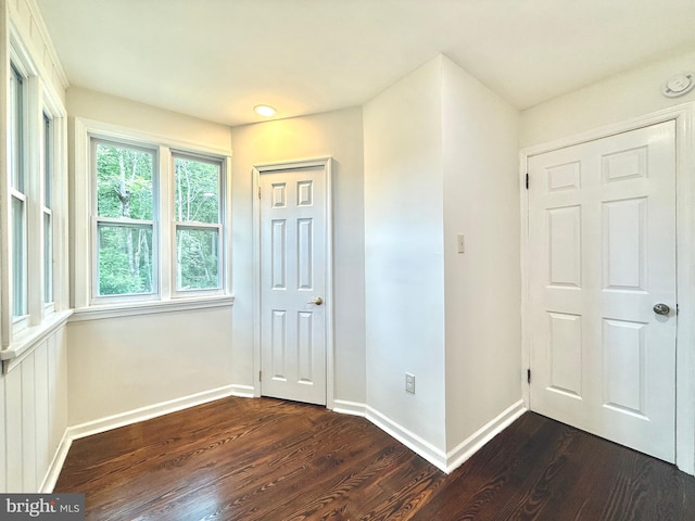 1511 N Ave, Port Norris, NJ 08349 - foyer with dark wood-style flooring and baseboards