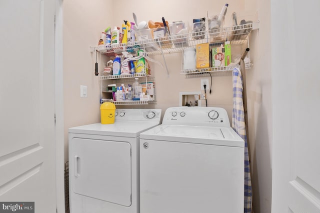 7207 Ivy Bank Rd, Laurel, MD 20707 - laundry area with washer and dryer
