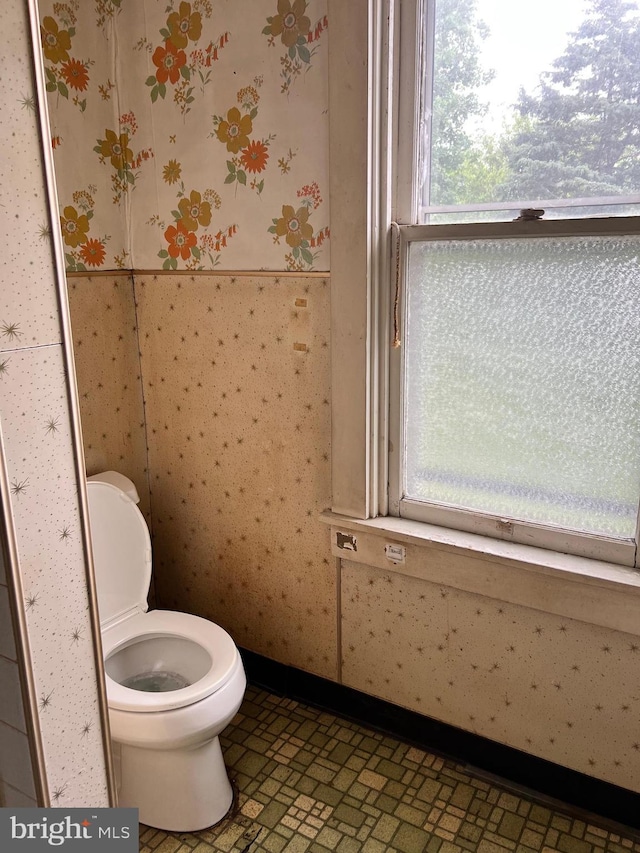 221 S State St, Talmage, PA 17580 - bathroom with wallpapered walls and toilet