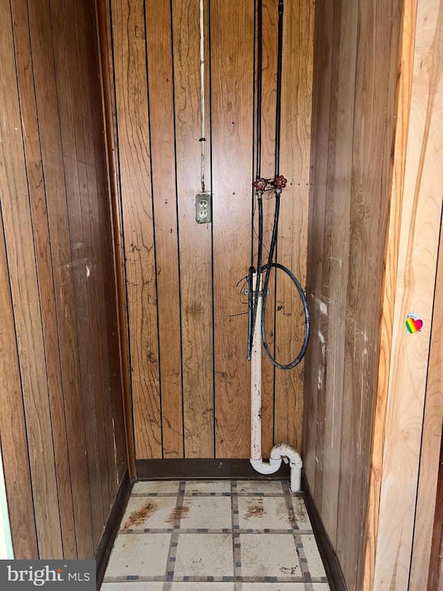221 S State St, Talmage, PA 17580 - detailed view of wood walls