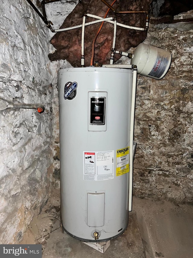 221 S State St, Talmage, PA 17580 - utilities featuring electric water heater