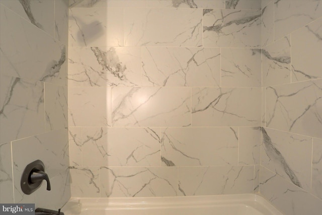 323 Plaza Dr, Palmyra, PA 17078 - bathroom with bathing tub / shower combination