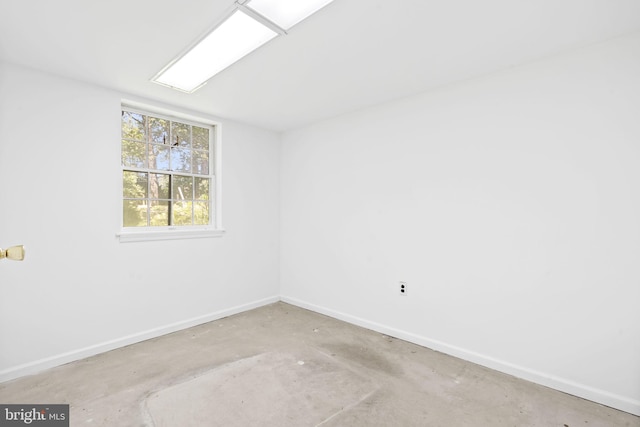 534 Hillcrest Ave, Glenside, PA 19038 - empty room with concrete floors and baseboards