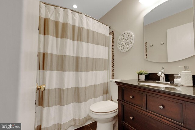 1995 Pierce Dr, Whitehall, PA 18052 - full bathroom featuring vanity, toilet, and curtained shower