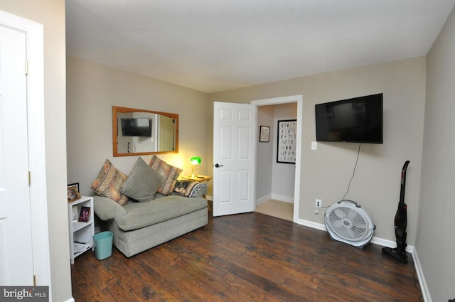 30 Keswick Path, Medford, NJ 08055 - sitting room featuring wood finished floors and baseboards