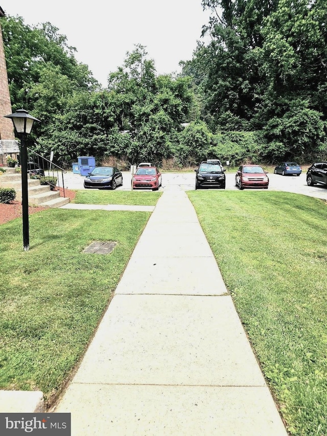 5200 Hilltop Dr Unit Bb-17, Brookhaven, PA 19015 - view of green lawn