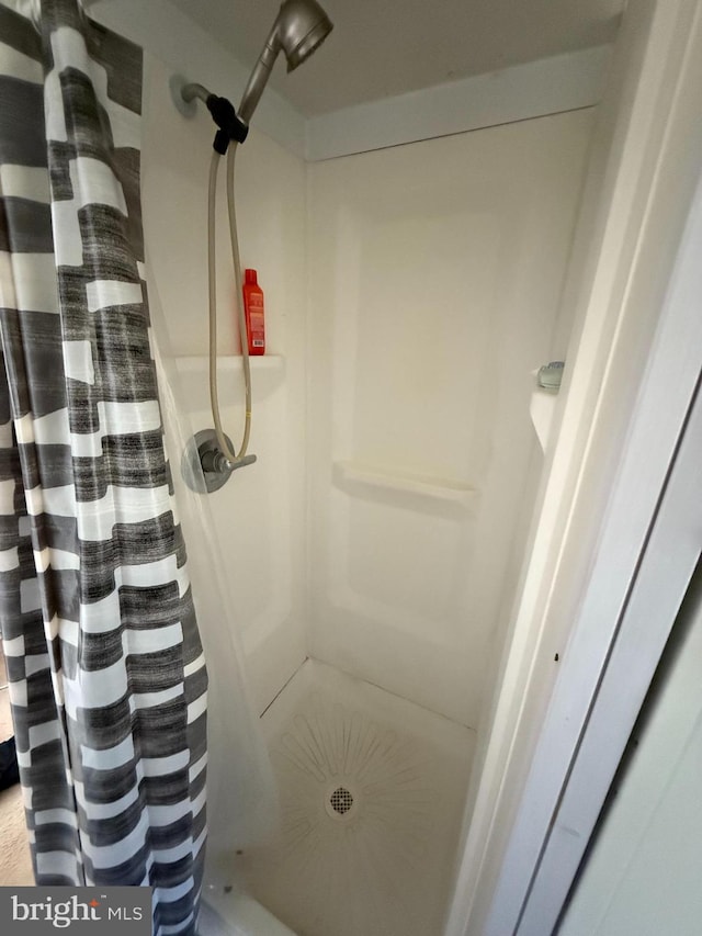 2905 Echodale Ave, Baltimore, MD 21214 - bathroom featuring a shower with curtain