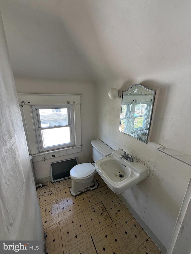 2905 Echodale Ave, Baltimore, MD 21214 - bathroom with toilet and a sink