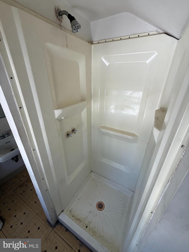 2905 Echodale Ave, Baltimore, MD 21214 - bathroom featuring a shower